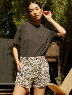 Thread & Supply Sustainable Hang Loose Shorts