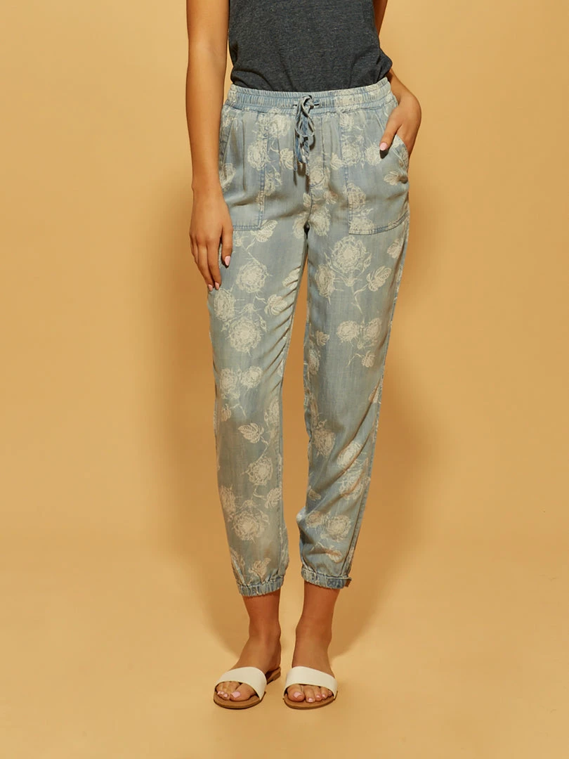 Thread & Supply Serena Jogger Sustainable 1 Thread & Supply Serena Jogger Sustainable