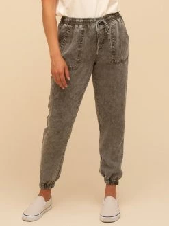 Thread & Supply Sustainable Serena Jogger 13 Thread & Supply Sustainable Serena Jogger